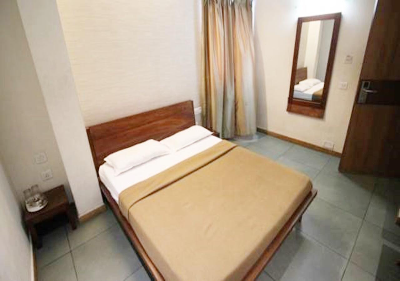 Hotel Holiday Home Bangalore Exterior foto