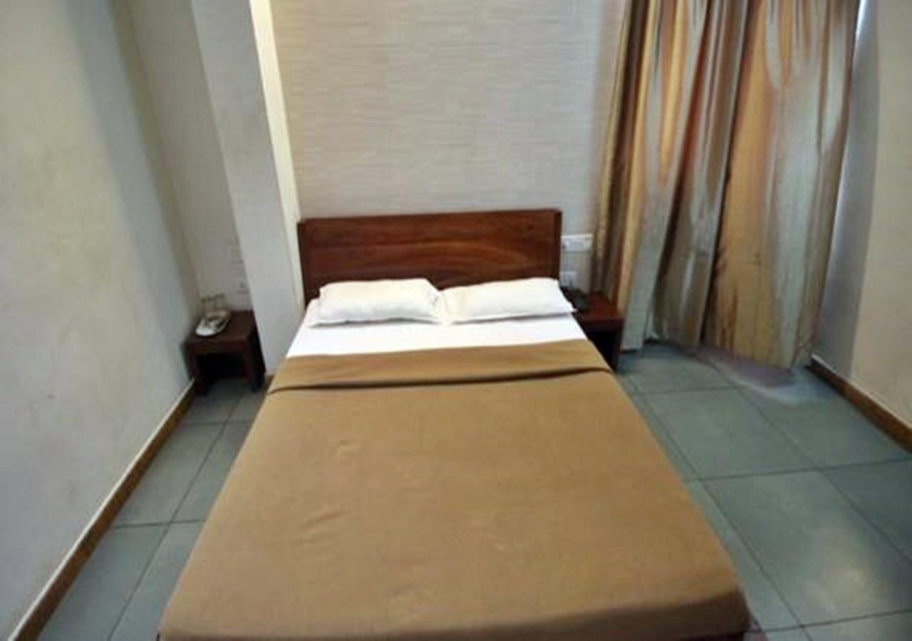 Hotel Holiday Home Bangalore Exterior foto