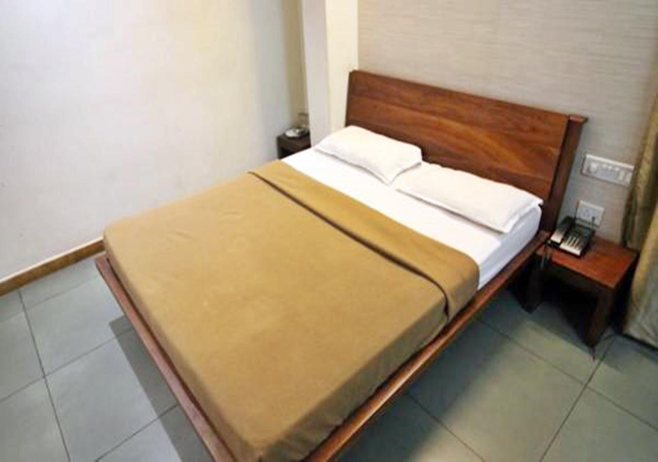 Hotel Holiday Home Bangalore Exterior foto